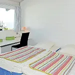 بيت للعطل Lovely In With House Sea View *